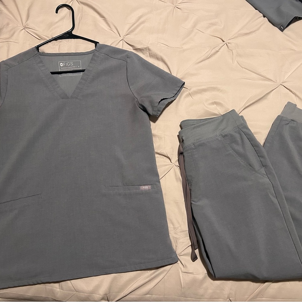 FIGS Gray Scrub Set
